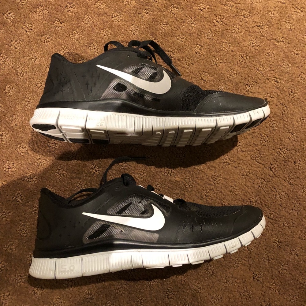 Black nike free runs